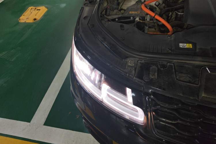 Used Land Rover Range SportNew Energy 2018 P400e Engine Bay Right