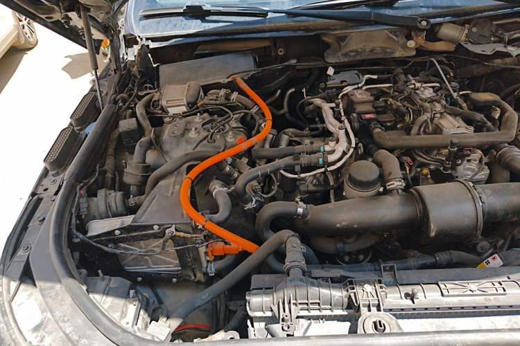Used Land Rover Range SportNew Energy 2018 P400e Engine Bay Right