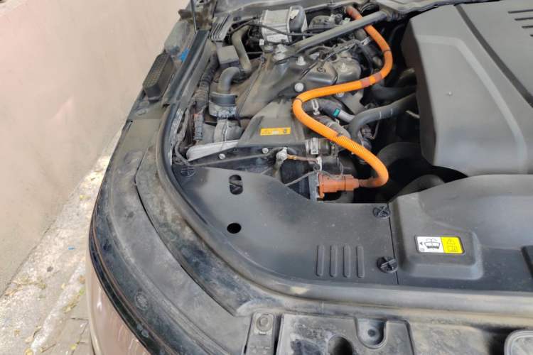 Used Land Rover Range SportNew Energy 2018 P400e Engine Bay Right