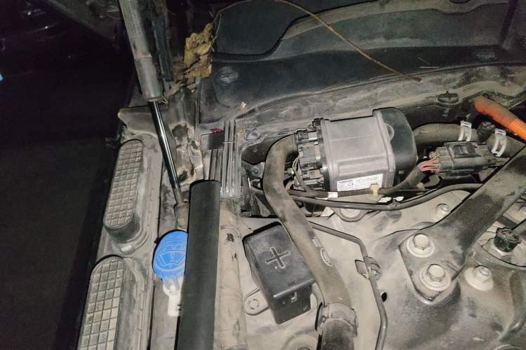 Used Land Rover Range SportNew Energy 2018 P400e Engine Bay Right