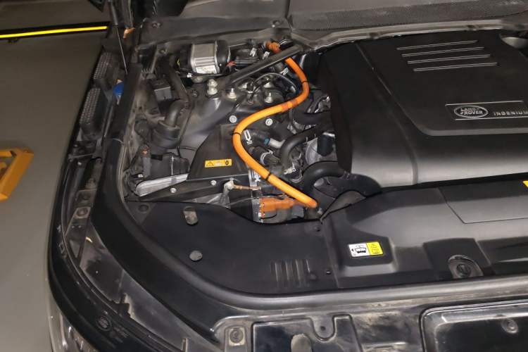 Used Land Rover Range SportNew Energy 2018 P400e Engine Bay Right