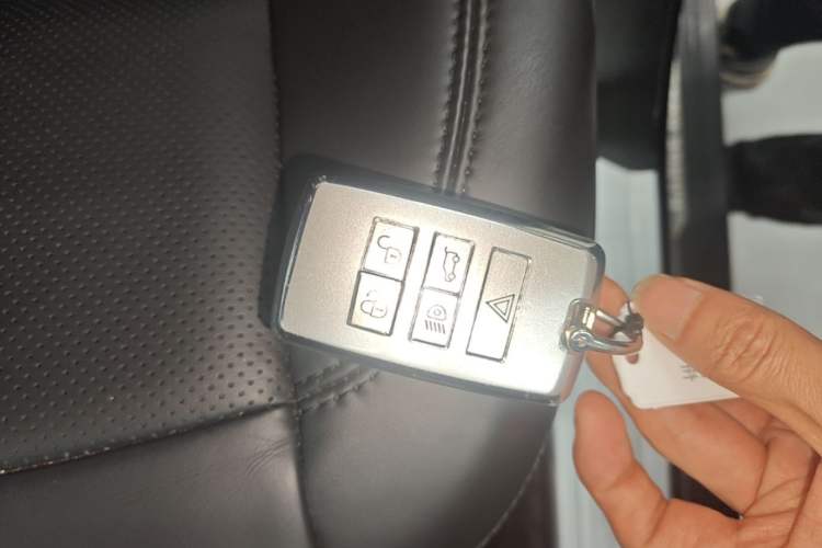 Used Land Rover Range SportNew Energy 2018 P400e Interior 1