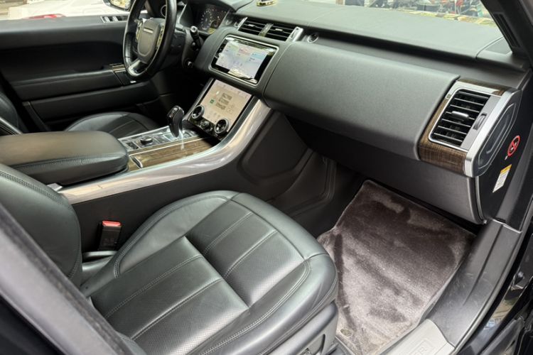 Used Land Rover Range SportNew Energy 2018 P400e Interior 3