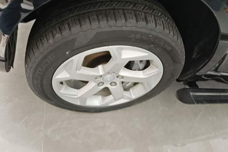 Used Land Rover Range SportNew Energy 2018 P400e Left Front Wheel Hub