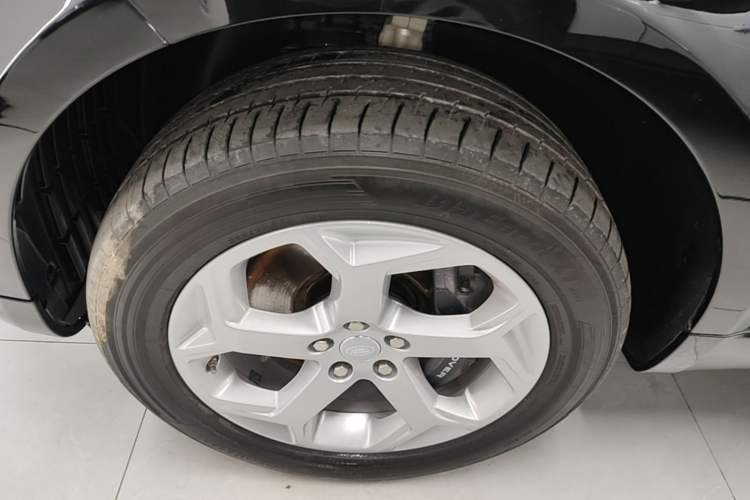 Used Land Rover Range SportNew Energy 2018 P400e Left Front Wheel Hub