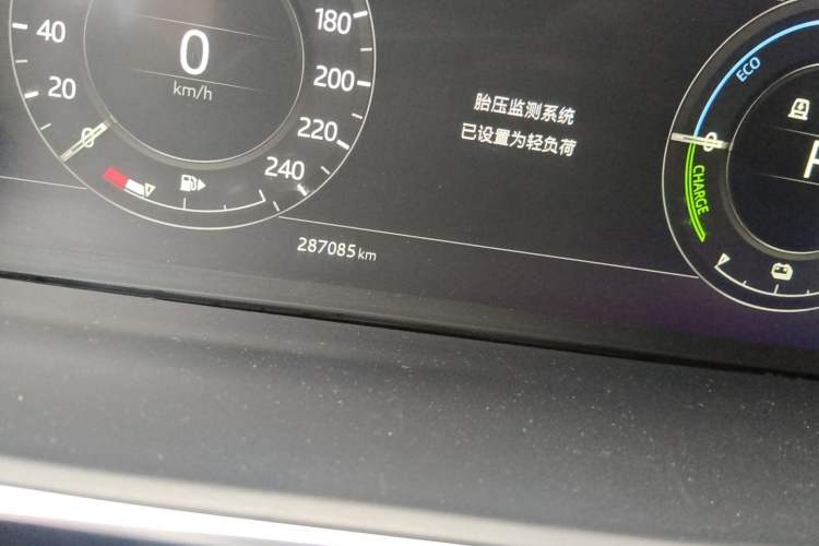 Used Land Rover Range SportNew Energy 2018 P400e Odometer Close Up
