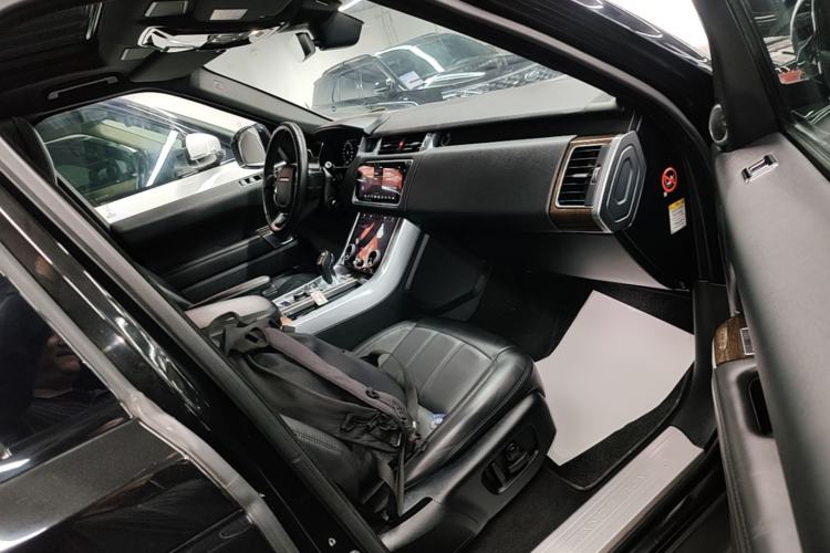 Used Land Rover Range SportNew Energy 2018 P400e Right Front Seat