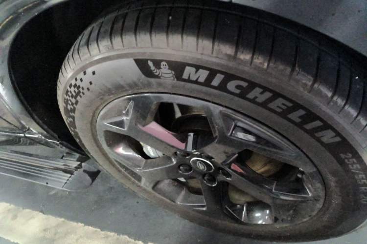 Used Land Rover Range SportNew Energy 2018 P400e Right Front Wheel Hub