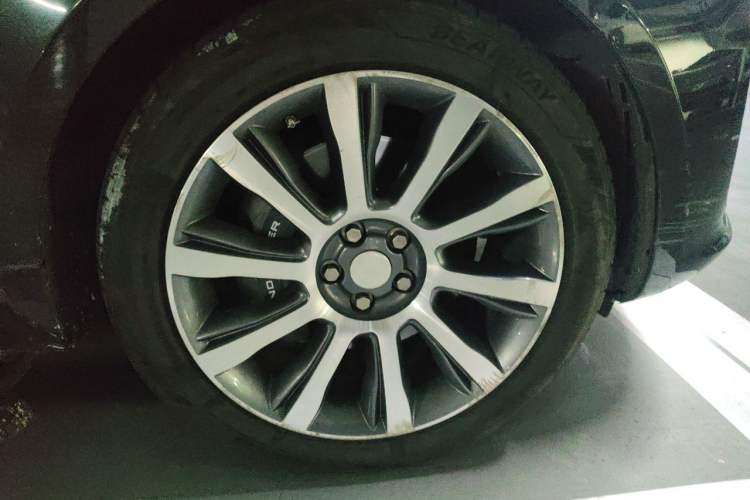 Used Land Rover Range SportNew Energy 2018 P400e Right Front Wheel Hub