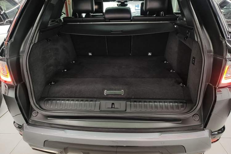 Used Land Rover Range SportNew Energy 2018 P400e Trunk