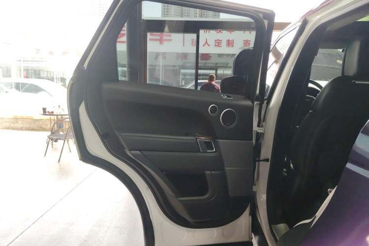 Used Land Rover Range SportNew Energy 2018 P400e Interior 8