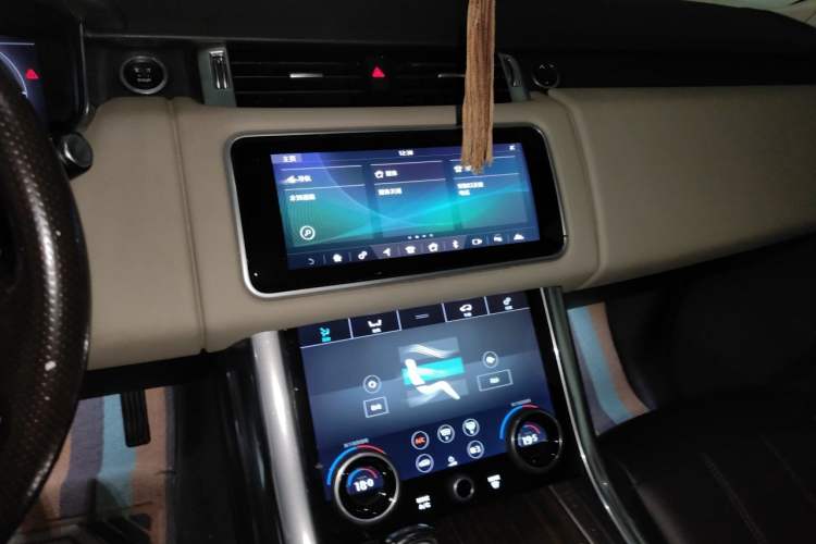 Used Land Rover Range SportNew Energy 2018 P400e Audio And AC Panel