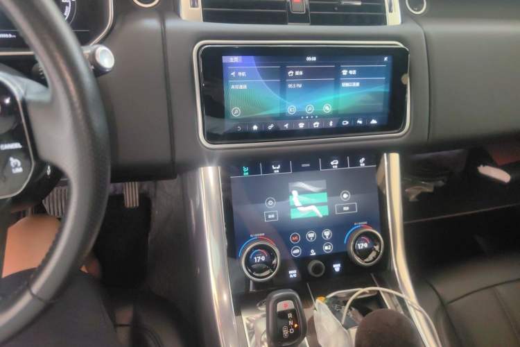 Used Land Rover Range SportNew Energy 2018 P400e Audio And AC Panel