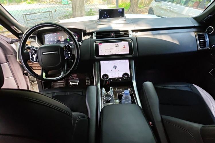Used Land Rover Range SportNew Energy 2018 P400e Center Console
