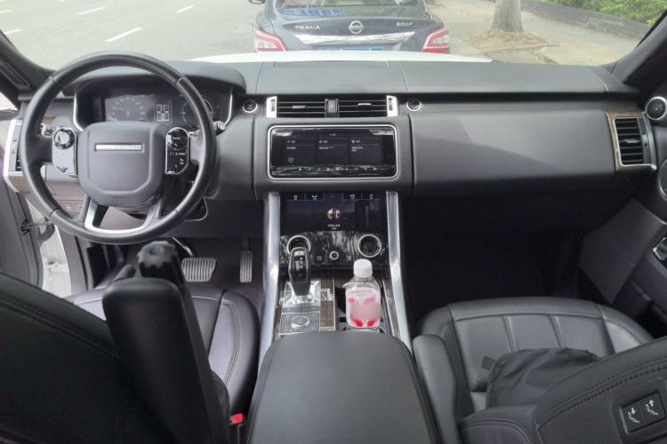 Used Land Rover Range SportNew Energy 2018 P400e Center Console