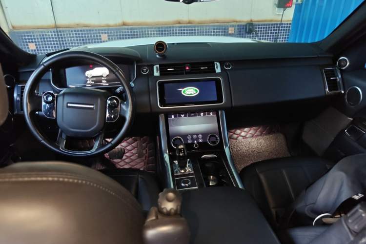 Used Land Rover Range SportNew Energy 2018 P400e Center Console