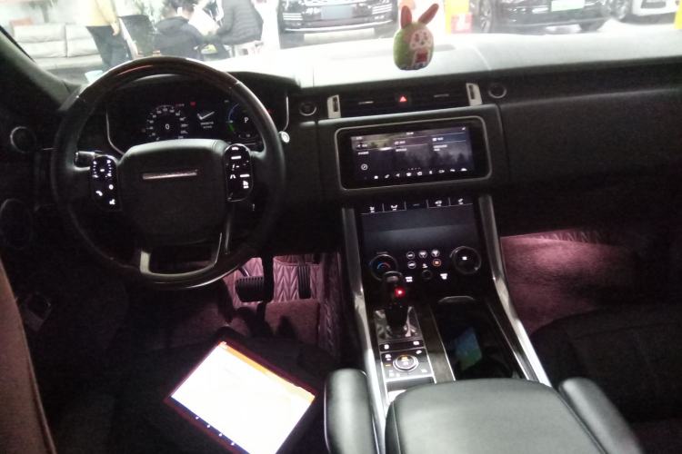 Used Land Rover Range SportNew Energy 2018 P400e Center Console