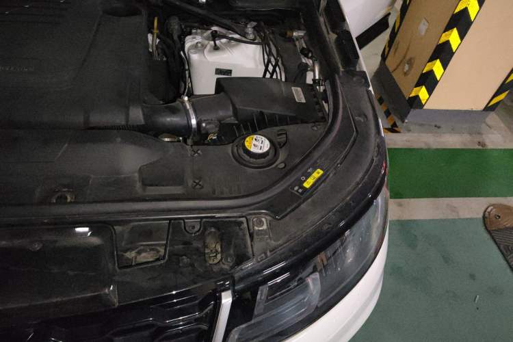 Used Land Rover Range SportNew Energy 2018 P400e Engine Bay Left