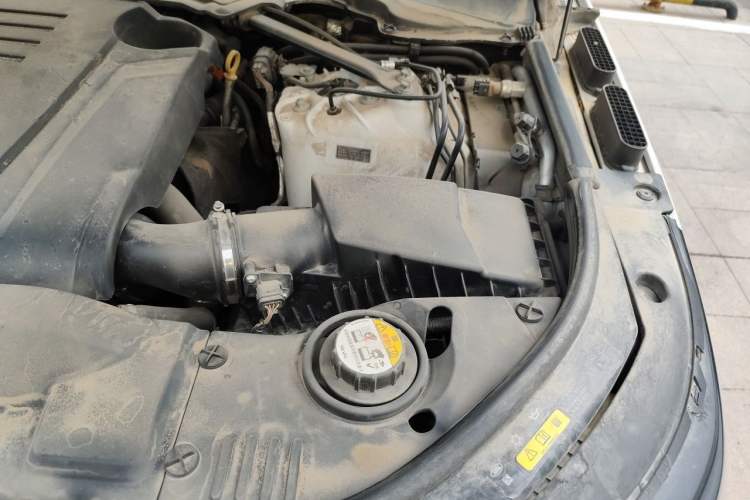 Used Land Rover Range SportNew Energy 2018 P400e Engine Bay Left