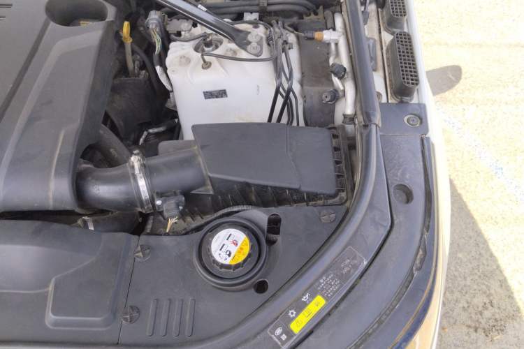 Used Land Rover Range SportNew Energy 2018 P400e Engine Bay Left