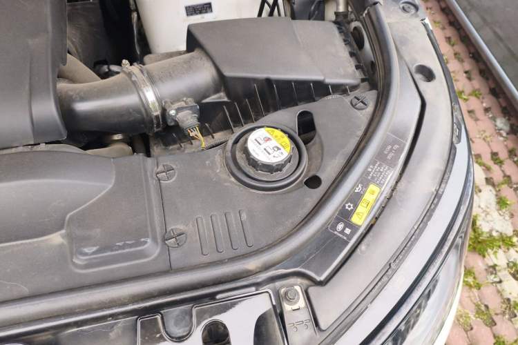 Used Land Rover Range SportNew Energy 2018 P400e Engine Bay Left