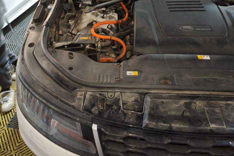 Used Land Rover Range SportNew Energy 2018 P400e Engine Bay Right