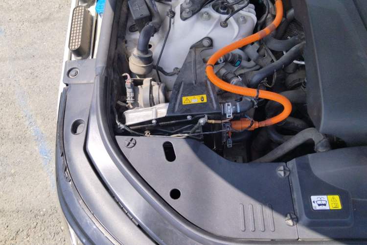 Used Land Rover Range SportNew Energy 2018 P400e Engine Bay Right