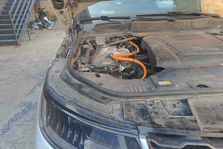 Used Land Rover Range SportNew Energy 2018 P400e Engine Bay Right