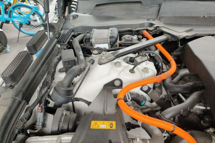 Used Land Rover Range SportNew Energy 2018 P400e Engine Bay Right