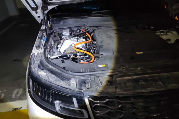 Used Land Rover Range SportNew Energy 2018 P400e Engine Bay Right