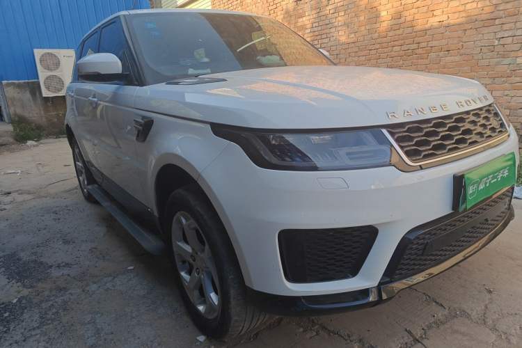 Used Land Rover Range SportNew Energy 2018 P400e Front Right 45 Deg