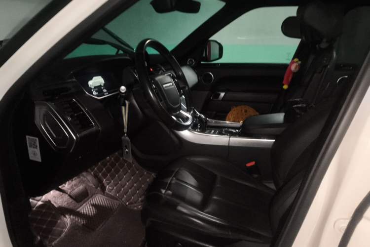 Used Land Rover Range SportNew Energy 2018 P400e Left Front Seat