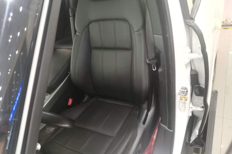 Used Land Rover Range SportNew Energy 2018 P400e Left Front Seat