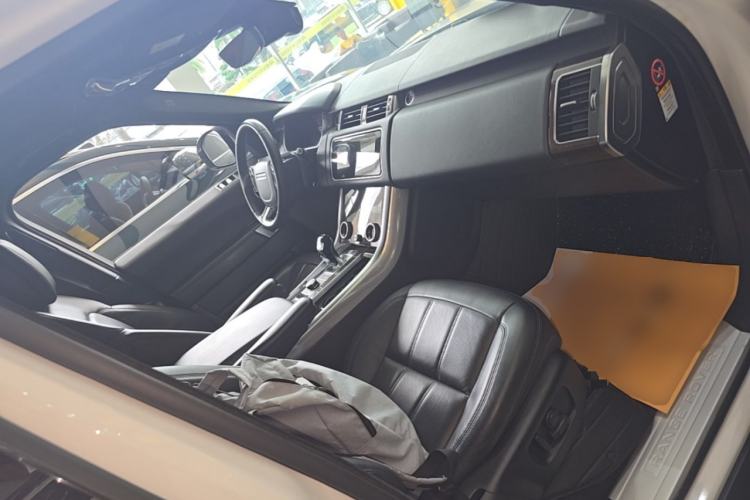 Used Land Rover Range SportNew Energy 2018 P400e Right Front Seat