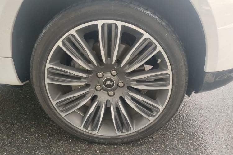 Used Land Rover Range SportNew Energy 2018 P400e Right Front Wheel Hub