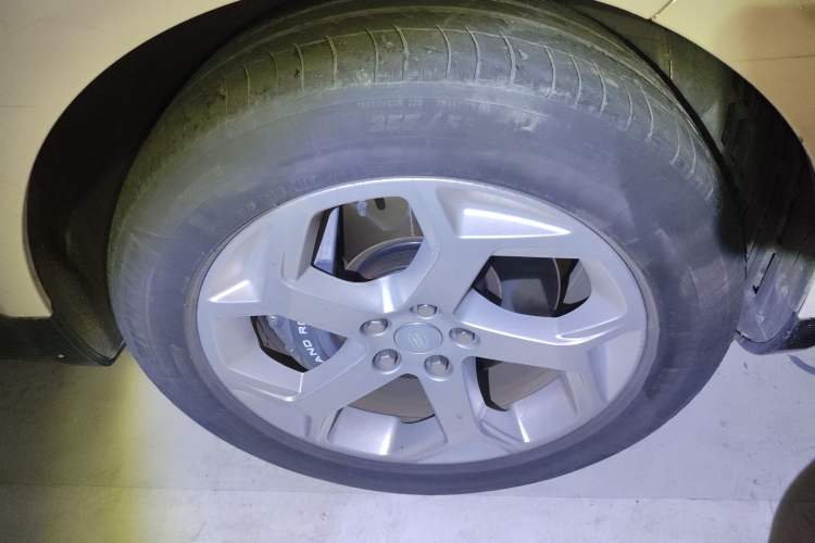 Used Land Rover Range SportNew Energy 2018 P400e Right Front Wheel Hub