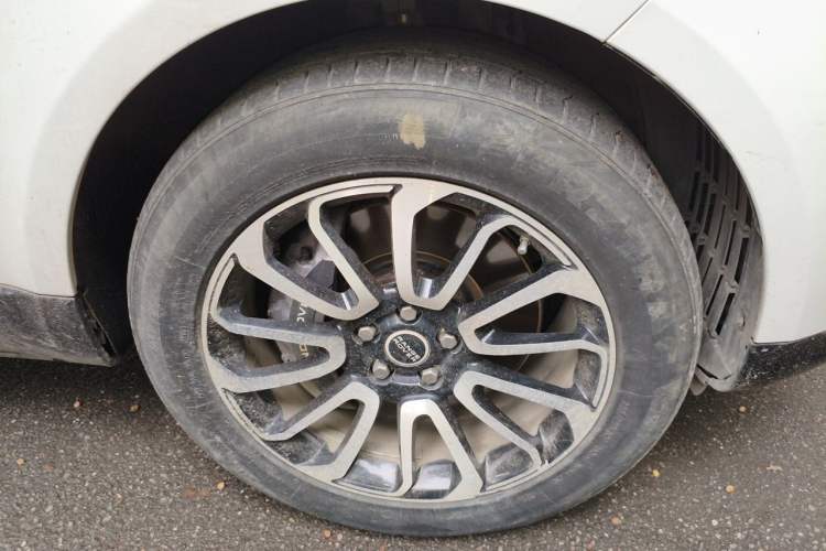 Used Land Rover Range SportNew Energy 2018 P400e Right Front Wheel Hub