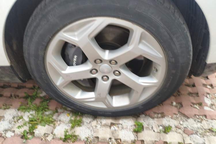 Used Land Rover Range SportNew Energy 2018 P400e Right Front Wheel Hub