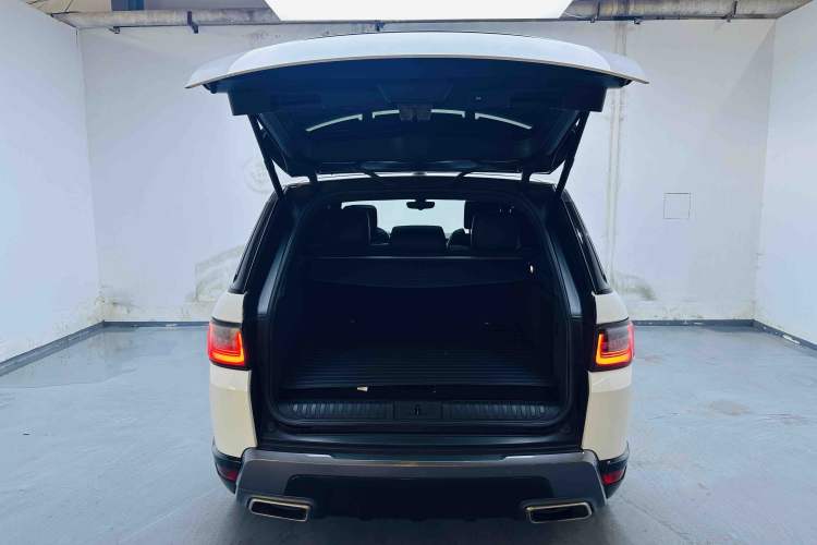 Used Land Rover Range SportNew Energy 2018 P400e Trunk
