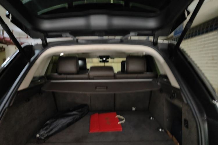 Used Land Rover Range SportNew Energy 2018 P400e Trunk