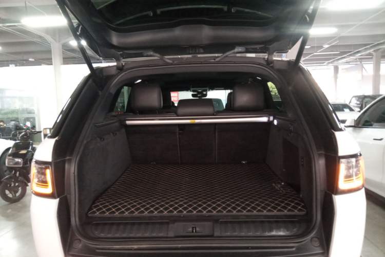Used Land Rover Range SportNew Energy 2018 P400e Trunk