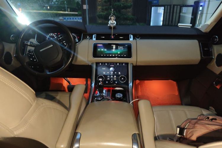 Used Land Rover Range SportNew Energy 2019 P400e HSE Center Console