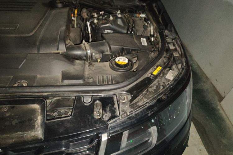 Used Land Rover Range SportNew Energy 2019 P400e HSE Engine Bay Left