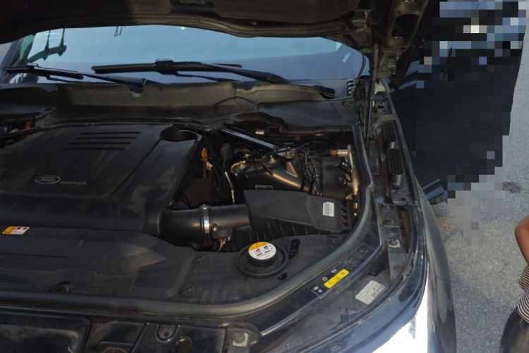Used Land Rover Range SportNew Energy 2019 P400e HSE Engine Bay Left