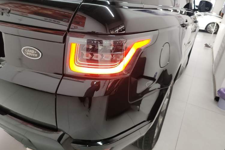 Used Land Rover Range SportNew Energy 2019 P400e HSE Exterior 3