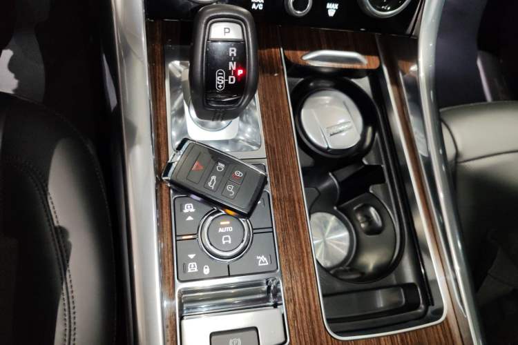 Used Land Rover Range SportNew Energy 2019 P400e HSE Gear Lever