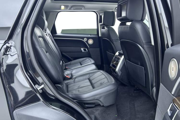 Used Land Rover Range SportNew Energy 2019 P400e HSE Interior 4