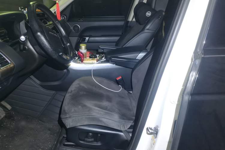 Used Land Rover Range SportNew Energy 2019 P400e HSE Left Front Seat