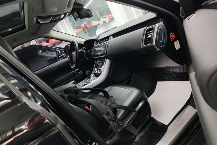 Used Land Rover Range SportNew Energy 2019 P400e HSE Right Front Seat