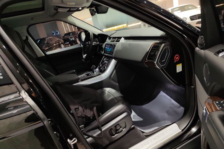 Used Land Rover Range SportNew Energy 2019 P400e HSE Right Front Seat